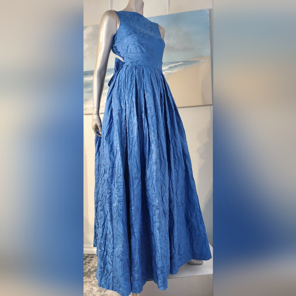 $3,000 CH CAROLINA HERRERA BLUE BROCADE GOWN S - Picture 10 of 15